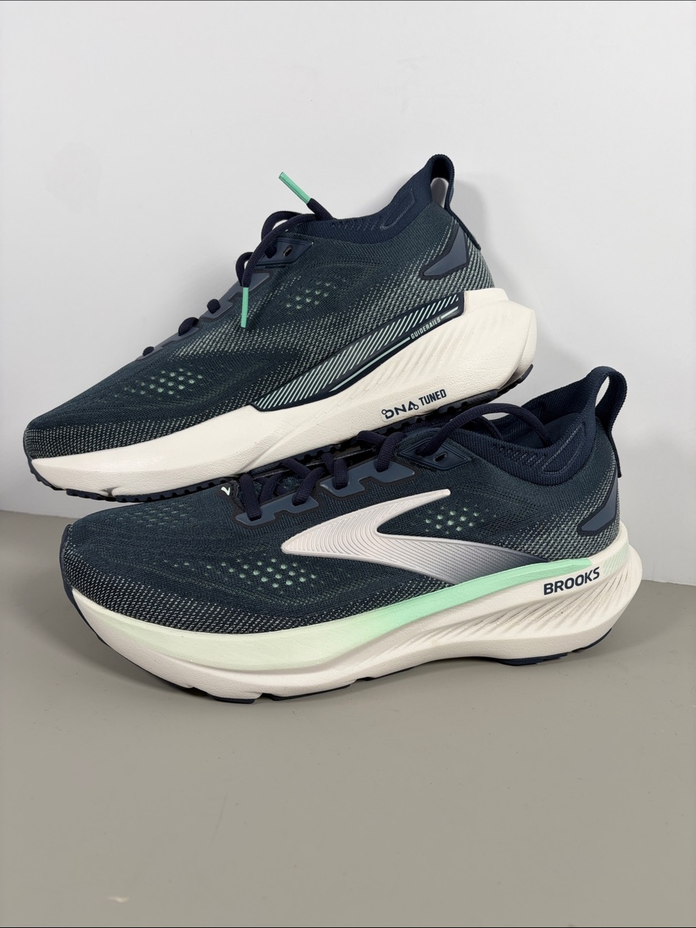 Brooks Glycerin GTS 23 Women’s 9.5 D Wide Running Shoes Spellbound Yucca